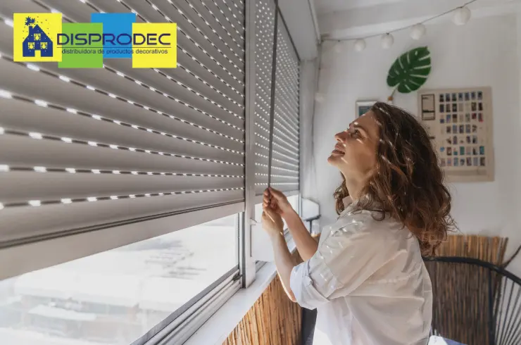 Decora tu hogar con cortinas y persianas