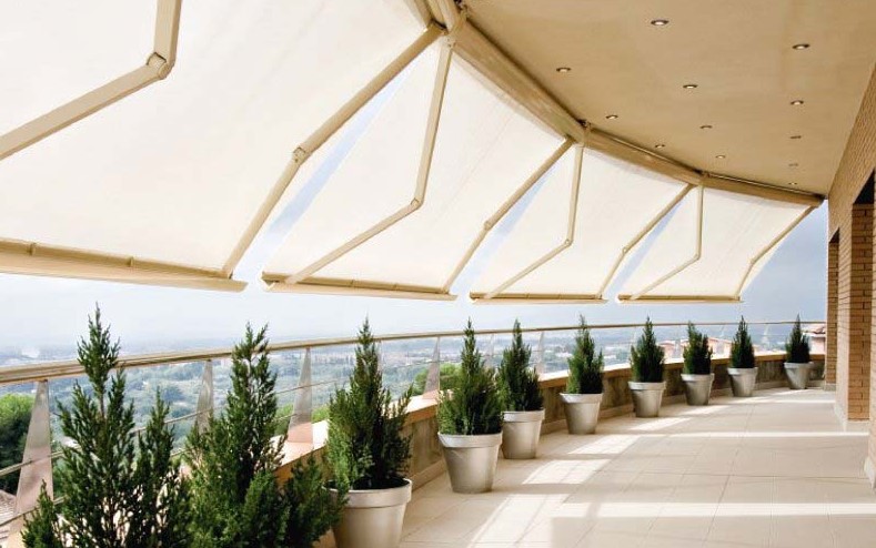 Toldos y cortinas de exterior de materiales naturales: la forma más bonita  y sostenible de crear zonas de sombra en el jardín o la terraza